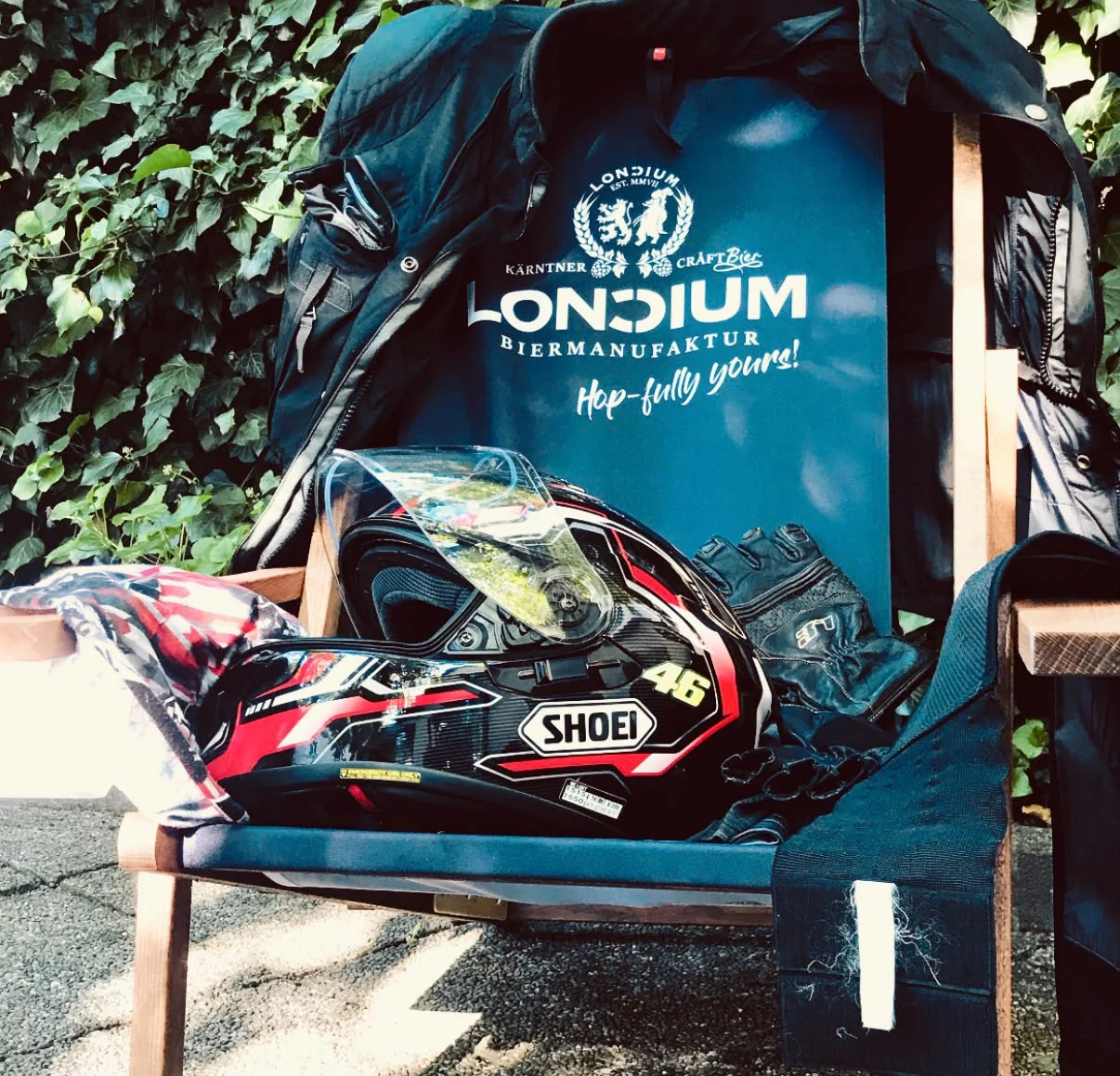 Motocyklová helma na lehátku LONCIUM