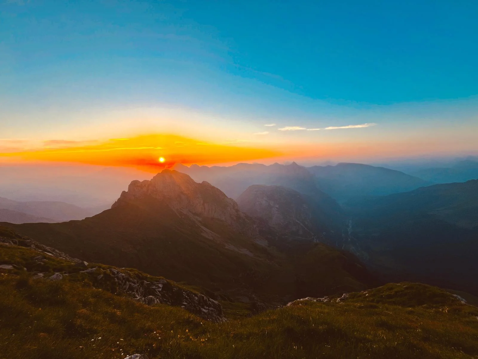Bergpanorama im goldenen Abendlicht